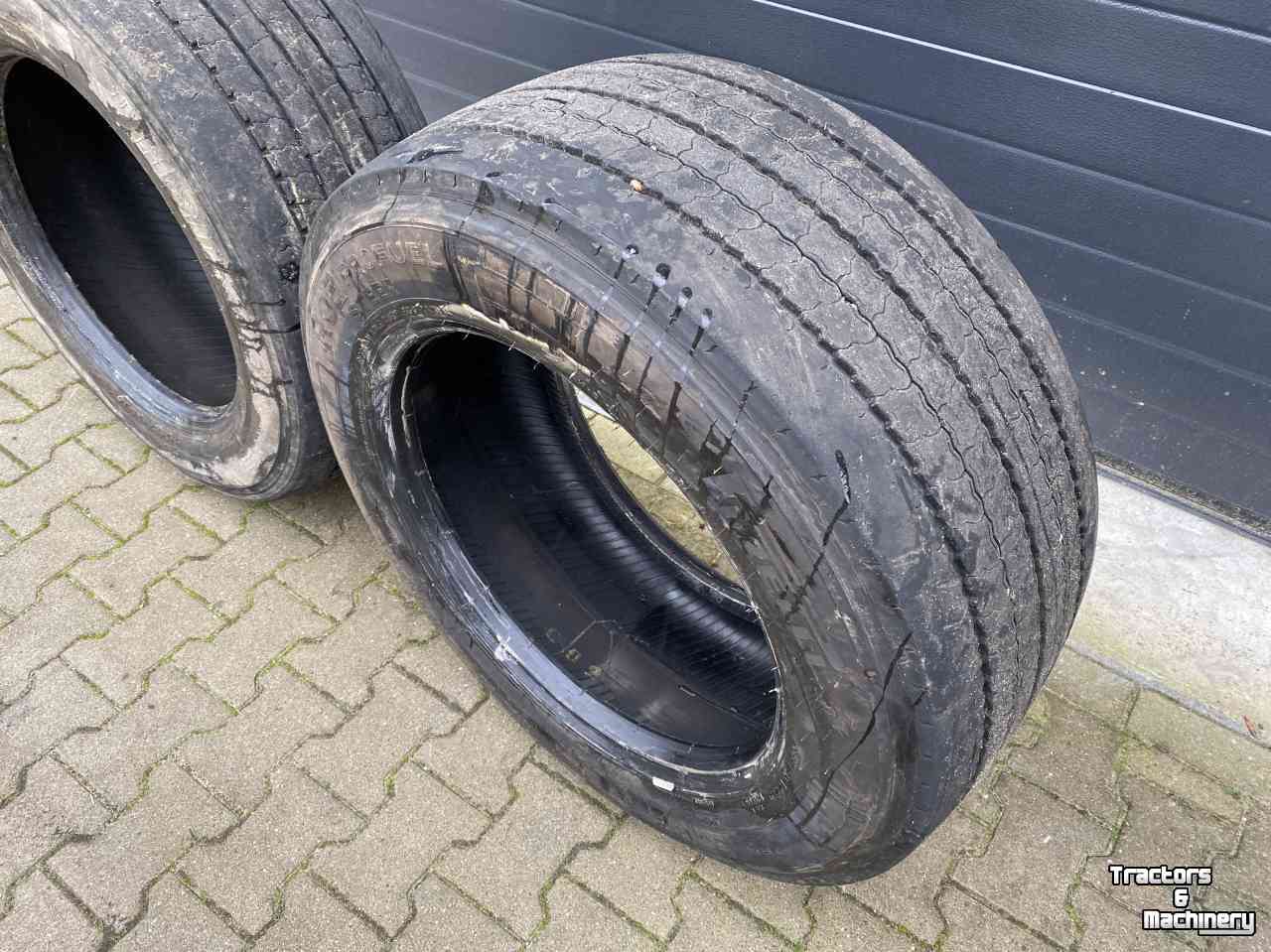 Wheels, Tyres, Rims & Dual spacers Hankook 355/50R22.5