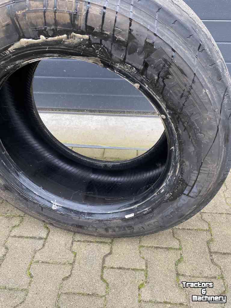 Wheels, Tyres, Rims & Dual spacers Hankook 355/50R22.5