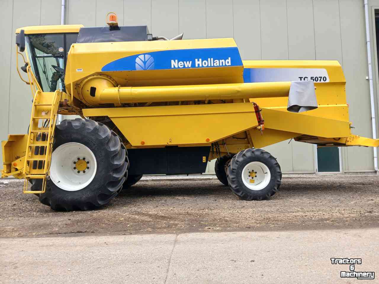 Combine New Holland tc5070