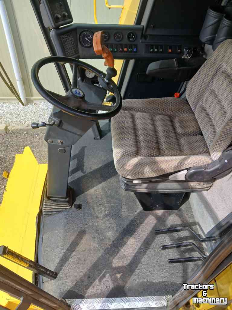 Combine New Holland tc5070