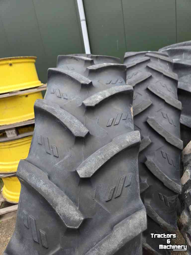 Wheels, Tyres, Rims & Dual spacers Kleber 300/95R46 Cropker