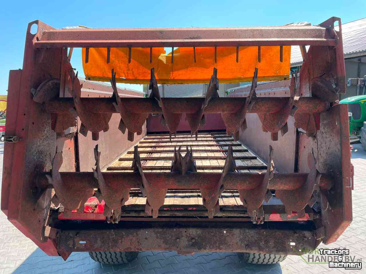 Manure spreader Strautmann BE6