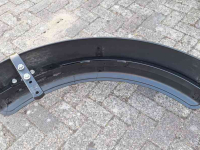Other tractors and accessories John Deere 2 originele John Deere voorwiel spatborden.