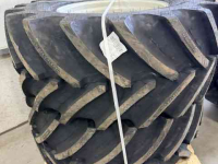 Wheels, Tyres, Rims & Dual spacers BKT 710/60 R38 + 600/60 R28 op velg
