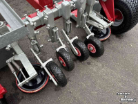 Transplanter  plantmachine 2 rijig voor de aardbeienruggenteelt.