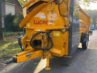 Straw spreader for boxes Lucas Castor 185 stroblazer