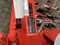 Seed drill Kuhn ZAAIMACHINE VENTA TYPE BTF3000 24DD