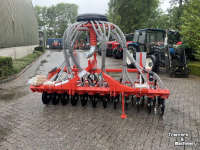 Seed drill Kuhn ZAAIMACHINE VENTA TYPE BTF3000 24DD