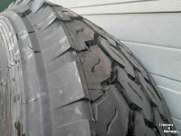 Wheels, Tyres, Rims & Dual spacers Bridgestone 445/65XR22,5  Wiel