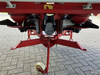 Fertilizer spreader Lely Centermatic kunstmeststrooier
