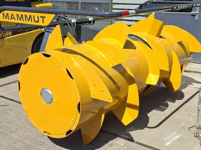Silage spreader Mammut SF 245 Titann