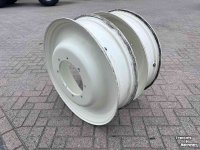 Wheels, Tyres, Rims & Dual spacers New Holland Molcon W8-32 set velgen vast