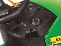 Ride-on mower John Deere X117R
