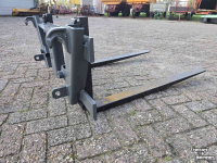 Front-end loader bucket / Front loader bucket  Palletvork lepels euro aansluiting 2 ton