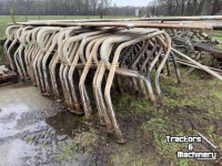 Freestall dividers  32 diepstrooiselboxen 2"