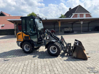 Wheelloader Giant G2500 HD X-TRA. Bak en Lepels, Vol cabine, 208 uur.