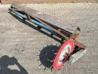 Granulate spreader  Granulaatstrooier loopwiel mestverwerking