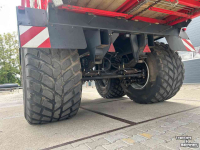 Self-loading wagon Pottinger Jumbo 6000L Combiline. Gedwongen gestuurd
