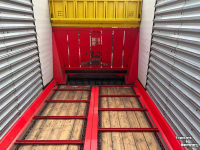 Self-loading wagon Pottinger Jumbo 6000L Combiline. Gedwongen gestuurd
