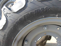 Wheels, Tyres, Rims & Dual spacers BKT 280/70R18 Agrimax RT765 trekkerbanden tractorbanden wielen/velgen