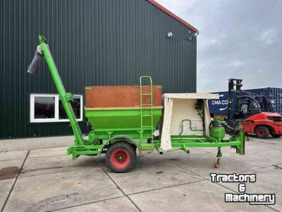 Corner-auger grain carts  eigenbouw