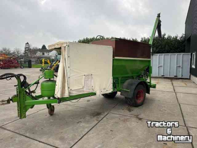 Corner-auger grain carts  eigenbouw