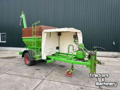 Corner-auger grain carts  eigenbouw