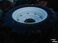 Wheels, Tyres, Rims & Dual spacers New Holland 420/70r30 en 300/70r20
