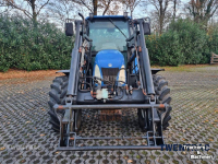 Tractor New Holland TL 90 met voorlader