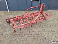 Seedbed combination  Triltand cultivator met rol