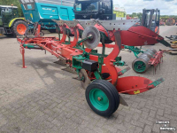 Ploughs Kverneland EG 85 4 schaar ploeg met Packomat vorenpakker