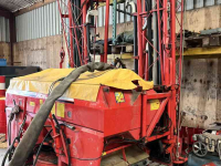 Fertilizer spreader Kuhn Aero 1121