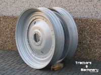 Wheels, Tyres, Rims & Dual spacers Case-IH W10x54 verstelbaar 280/335 10gaats