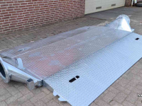 Other earthmoving and heavy equipment and accessories  Leidingdrempel / road ramp