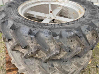 Wheels, Tyres, Rims & Dual spacers BKT 320/85R28 Wiel met dubbellucht