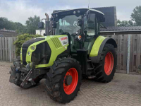 Tractor Claas Arion 530