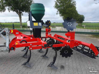 Seed drill Delimbe T5, T14, T15, T18, T20  zaaimachines. groen bemester zaaimachines
