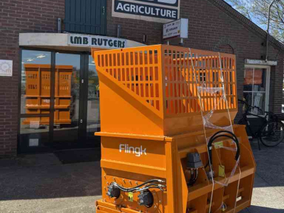 Straw spreader for boxes Flingk SVV 1250
