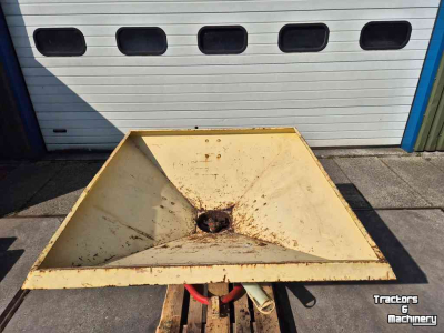Fertilizer spreader Vicon pendelstrooier