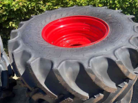 Wheels, Tyres, Rims & Dual spacers  600/65R38 + 540/65R24 Mitas Nieuw op velg
