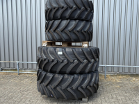 Wheels, Tyres, Rims & Dual spacers  600/65R38 + 540/65R24 Mitas Nieuw op velg