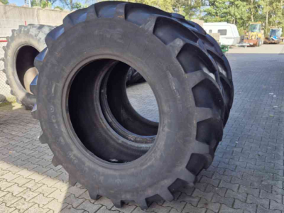 Wheels, Tyres, Rims & Dual spacers Michelin 710/70R38 XM28 banden 16/32mm