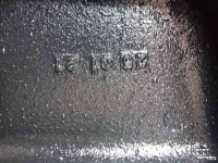 Frontweights Steyr Nieuw Steyr moederblok, ondertrekhaak en gewicht.