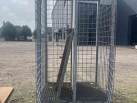 Other machines and accessories for the workshop and yard  Gasflessen berging buiten hok