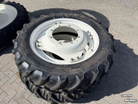 Wheels, Tyres, Rims & Dual spacers BKT 320/85R36 + 300/95R52