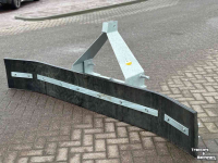 Rubber yard scraper  RUBBERSCHUIF 2.70 M CAT. II + LEPELINSTEEK
