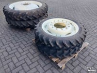 Wheels, Tyres, Rims & Dual spacers New Holland Cultuur wielen 230/95 R32  270/95 R44