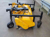 Sweeper  heftruck / shovel bezem