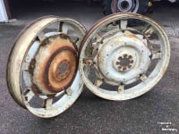 Wheels, Tyres, Rims & Dual spacers Ford 8-48