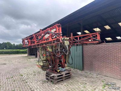 Fieldsprayer Douven 24 meter 1600 liter